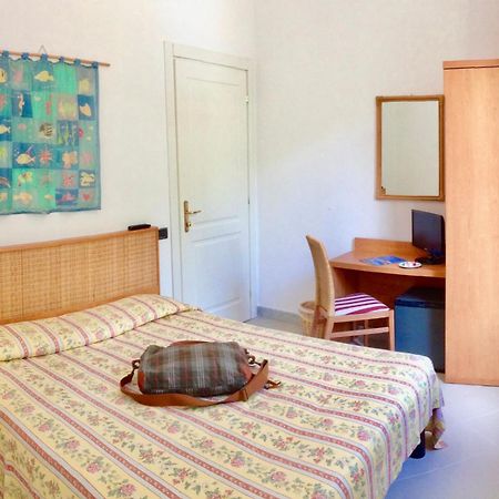 Hotel Villa Fiorisella Marina di Massa Eksteriør bilde