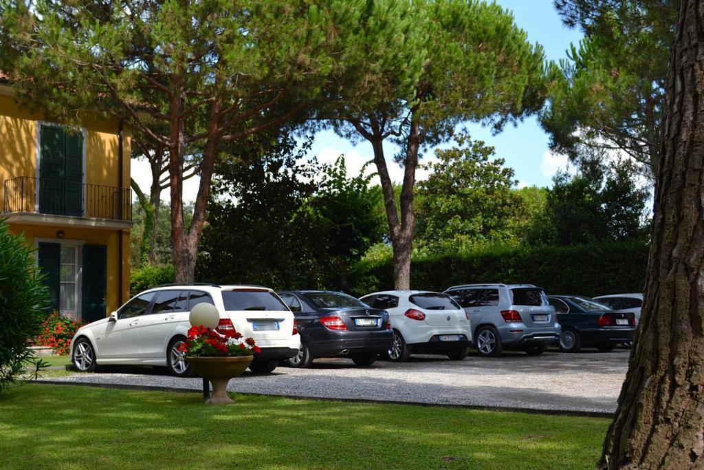 Hotel Villa Fiorisella Marina di Massa Eksteriør bilde