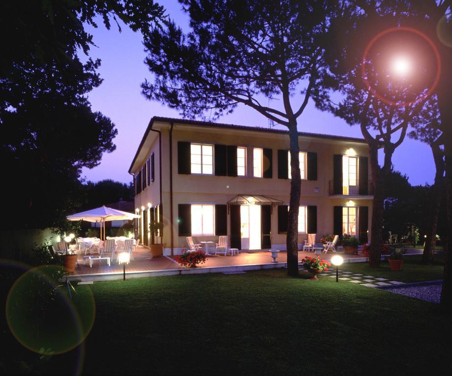 Hotel Villa Fiorisella Marina di Massa Eksteriør bilde